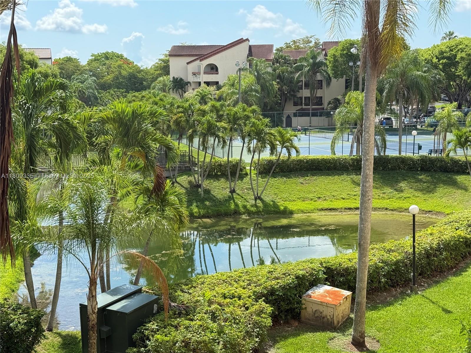 KENLAND POINTE CONDO IV - Residential
