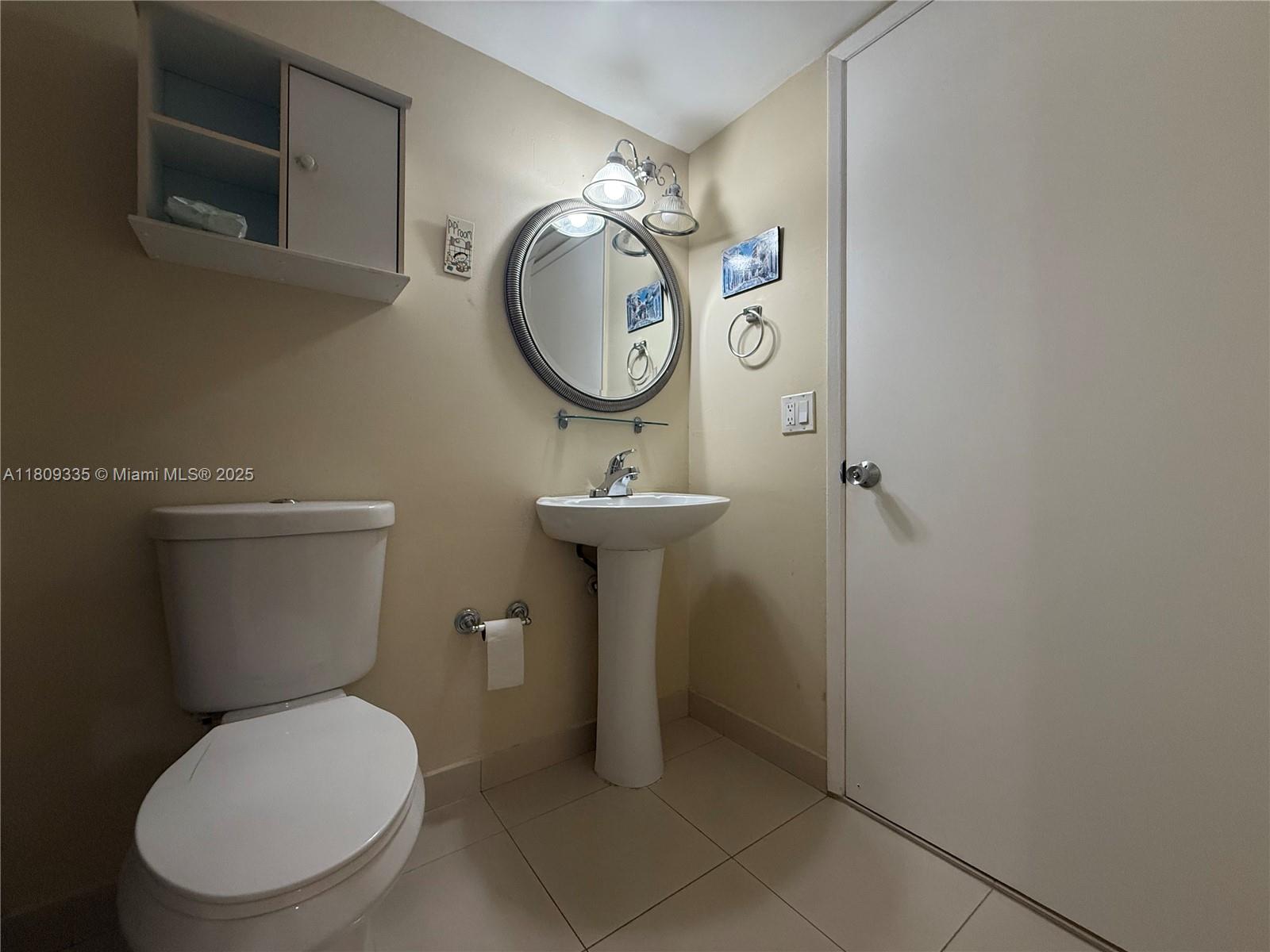 KENLAND POINTE CONDO IV - Residential