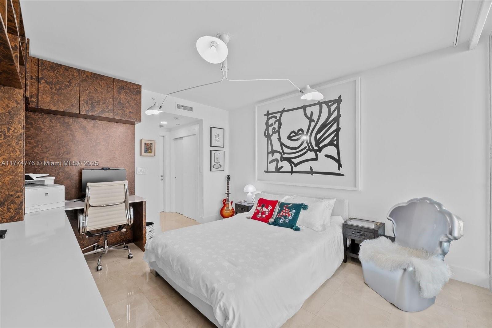 IL VILLAGGIO ON SOUTH BEA - Residential