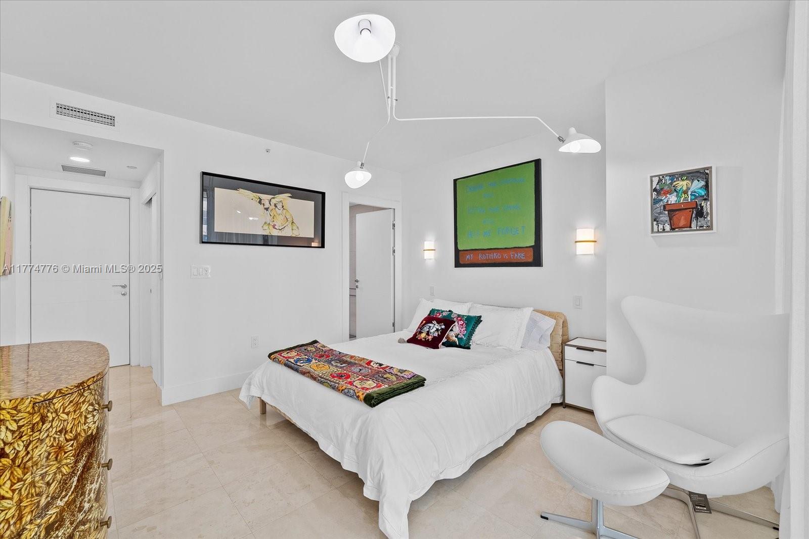 IL VILLAGGIO ON SOUTH BEA - Residential