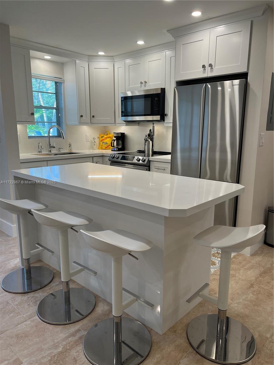 Property for Sale at 1550 N 12th Ct 3A, Hollywood, Broward County, Florida - Bedrooms: 1 
Bathrooms: 1  - $179,000
