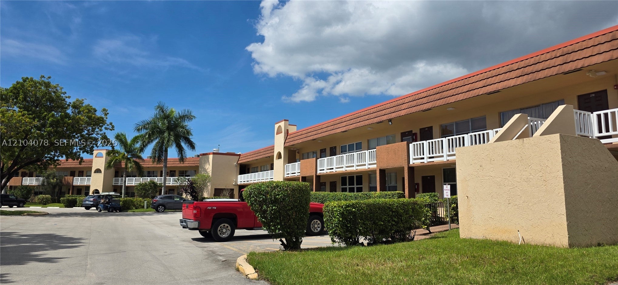 View photos, virtual tours, details... 8851 Sunrise Lakes Blvd 213
