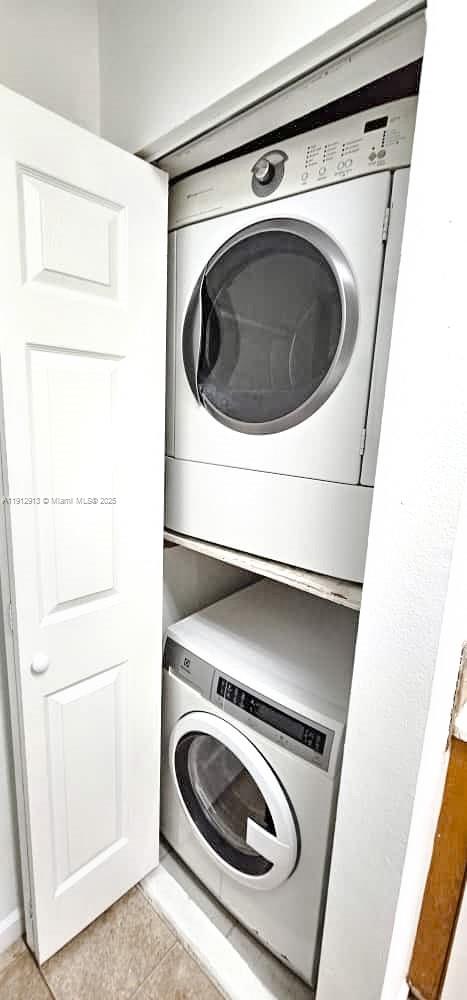 LAKESHORE CONDO I - Residential Lease