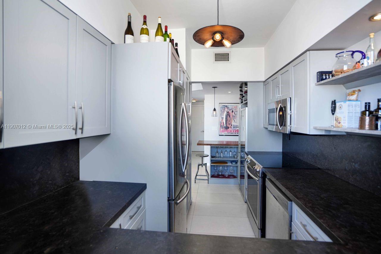 BAYVIEW PLAZA CONDO - Residential