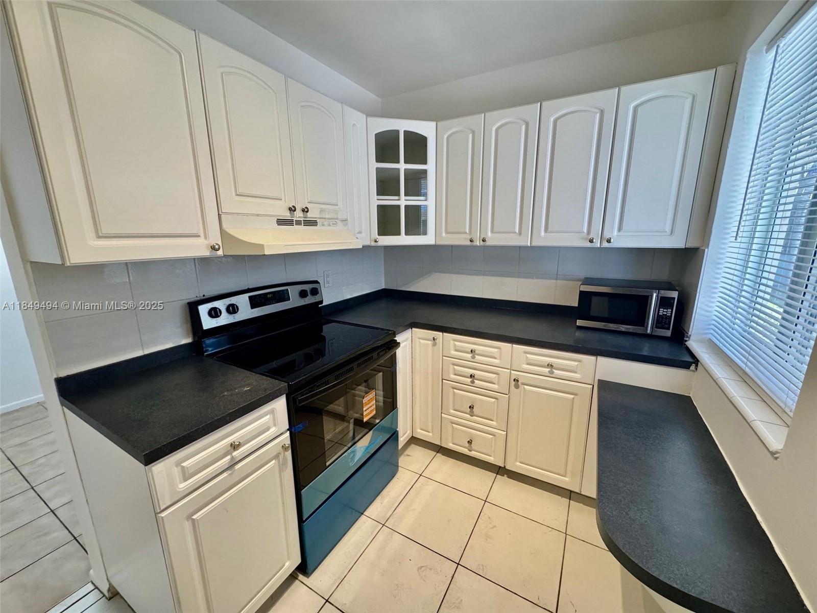 Fast approval no association, very large 2/2 , 2nd floor, impact window, updated 5 minutes walking distance to the beach Building with pool. Easy to show.