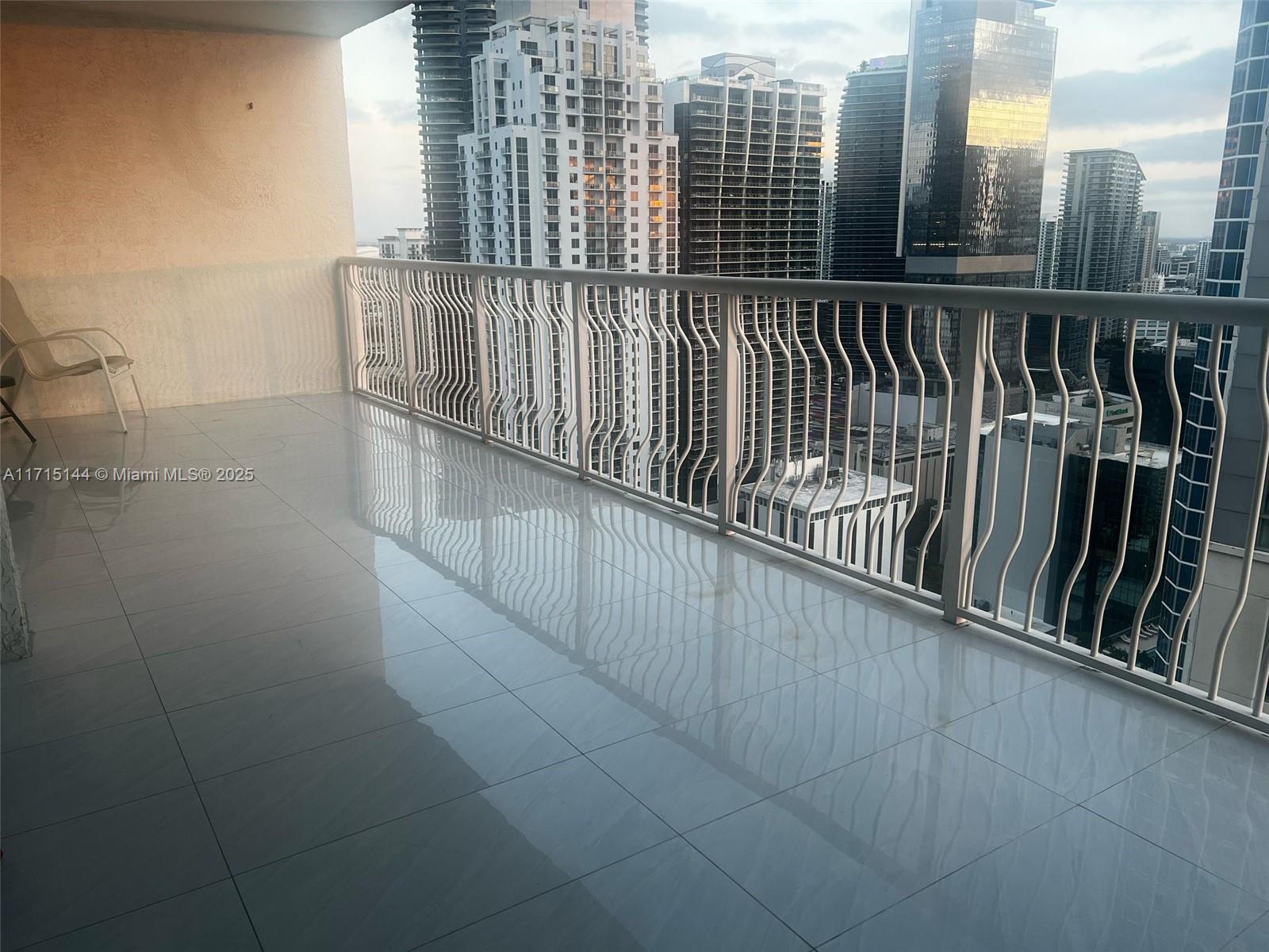 THE CLUB AT BRICKELL BAY - Residential