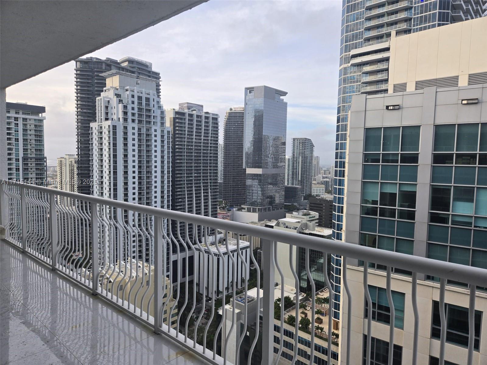 1200 Brickell Bay Dr 4214
