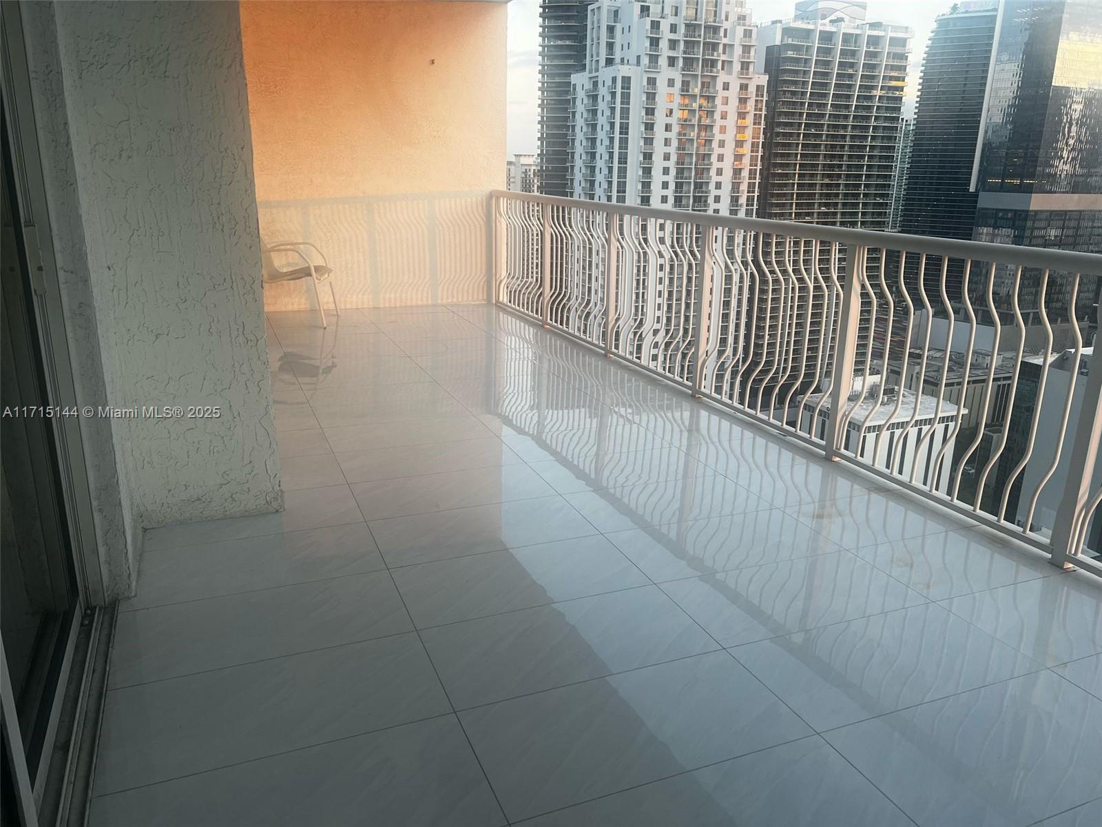 THE CLUB AT BRICKELL BAY - Residential