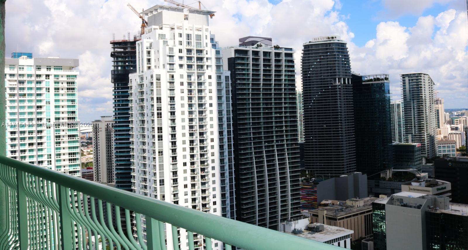 THE CLUB AT BRICKELL BAY - Residential