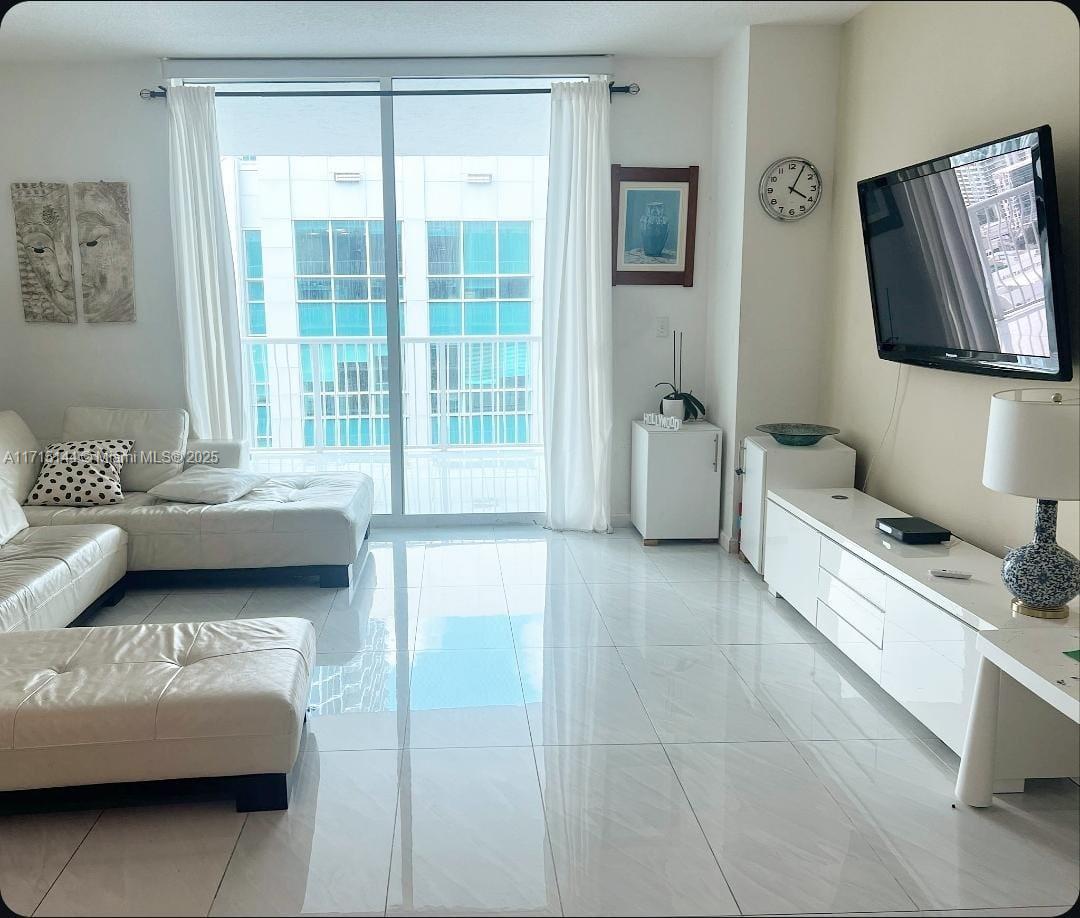 THE CLUB AT BRICKELL BAY - Residential