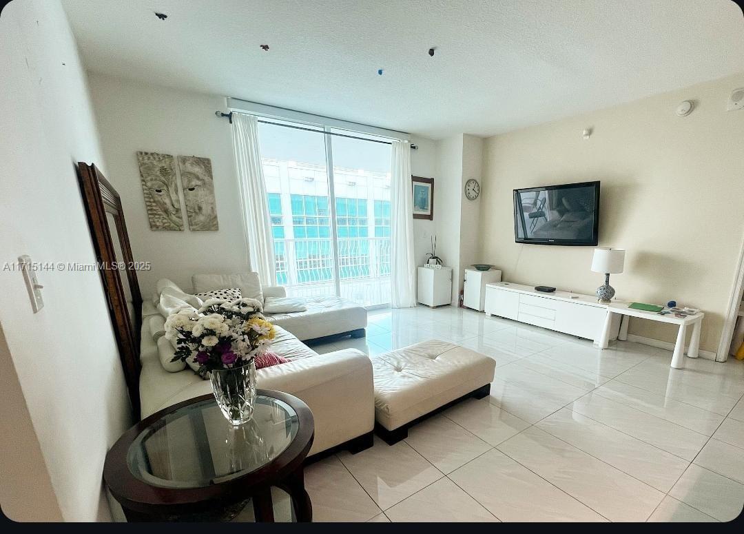 THE CLUB AT BRICKELL BAY - Residential