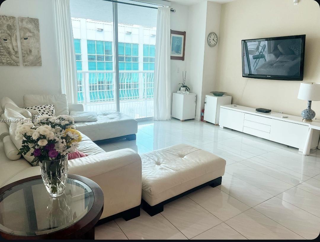 THE CLUB AT BRICKELL BAY - Residential