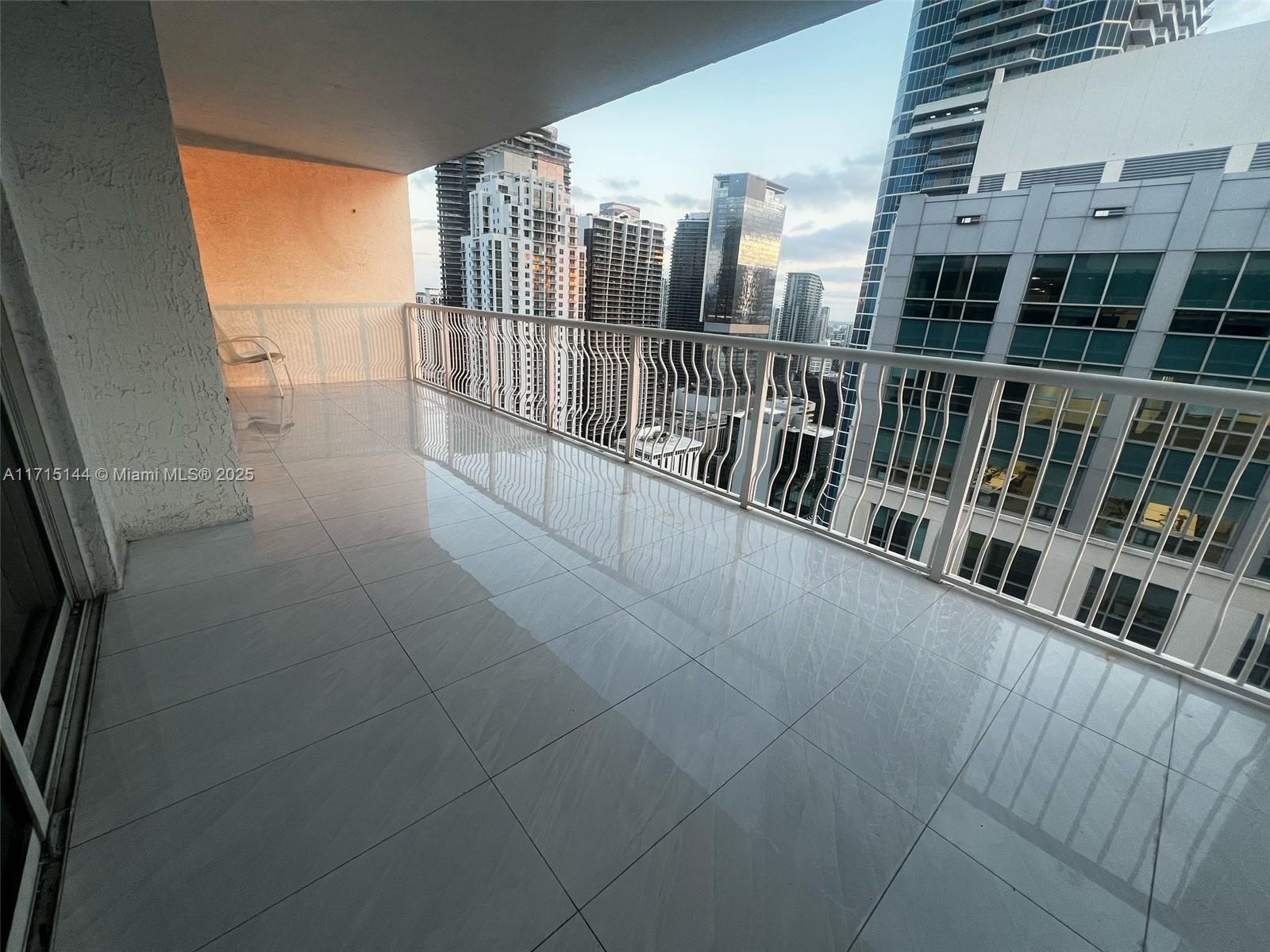THE CLUB AT BRICKELL BAY - Residential