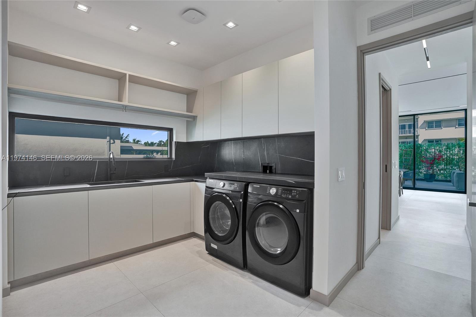 RIVER BAY PARK ADDN - Residential