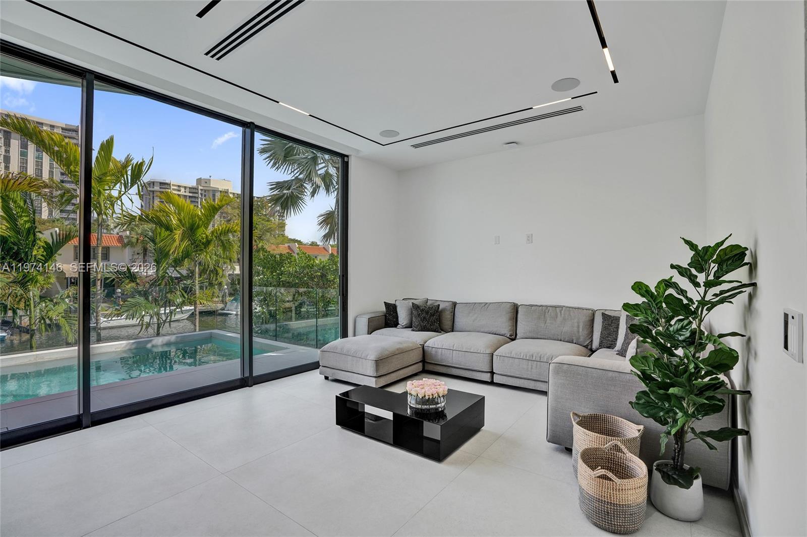 RIVER BAY PARK ADDN - Residential