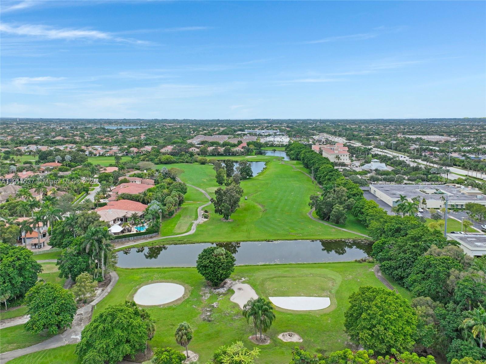 HOLLYWOOD LAKES COUNTRY C - Residential