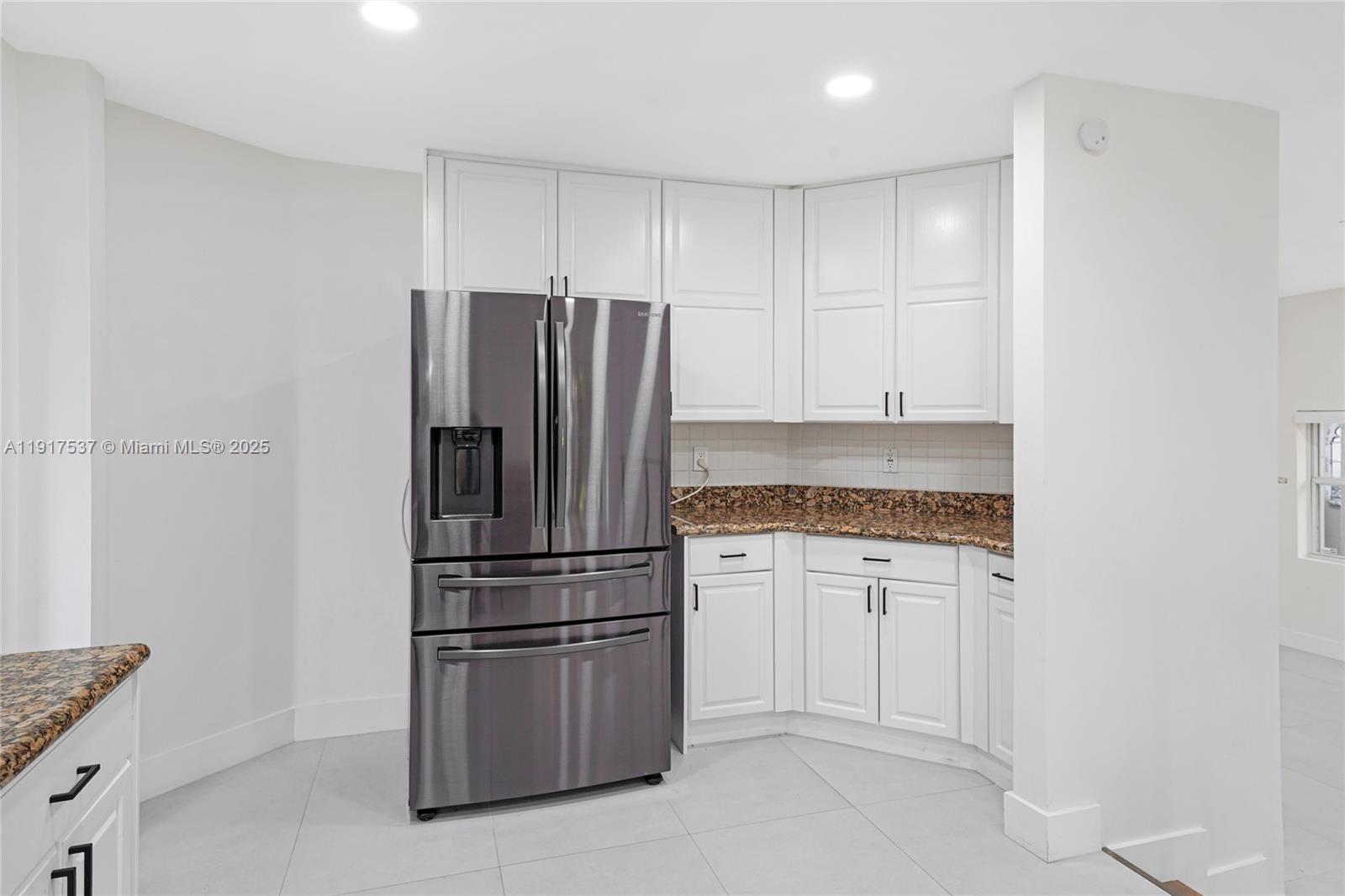 HOLLYWOOD LAKES COUNTRY C - Residential