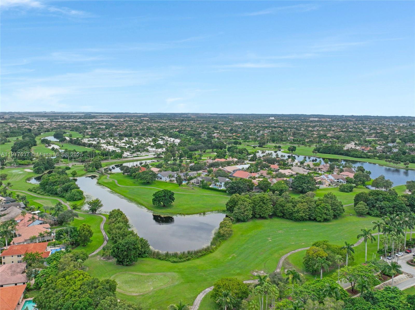 HOLLYWOOD LAKES COUNTRY C - Residential