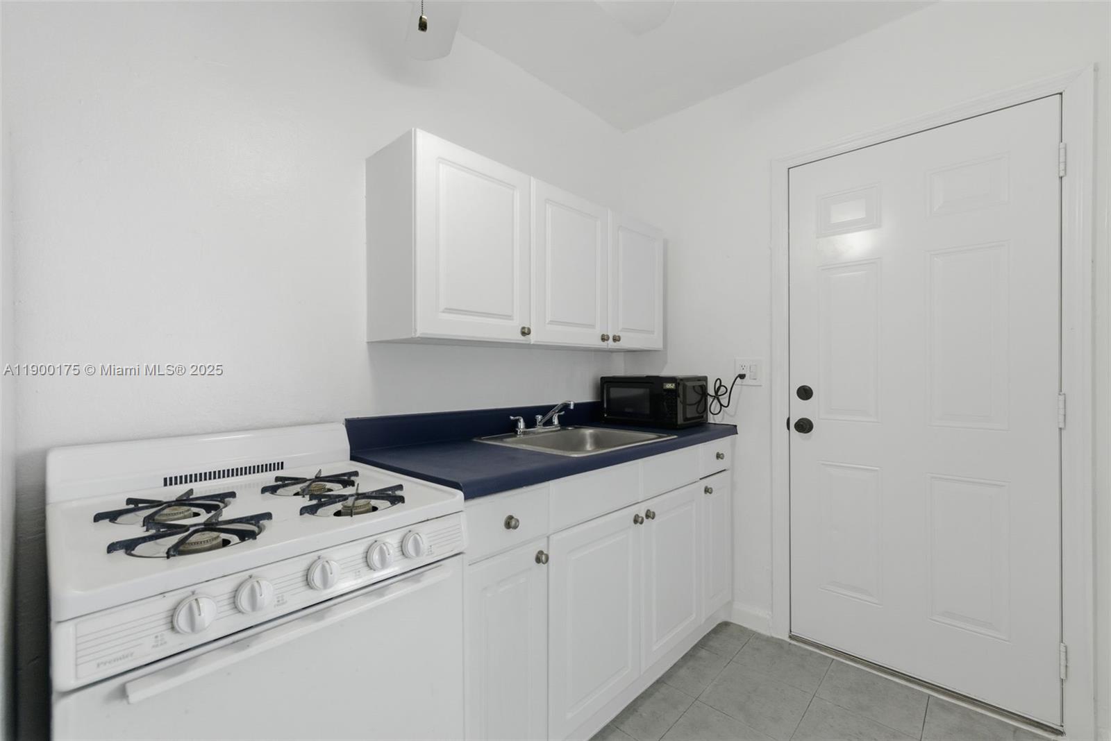 IDLEWILD PARK - Residential Lease