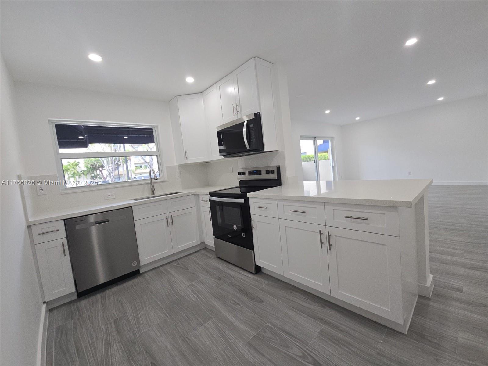 Rental Property at 7707 Sw 86th St B-101, Miami, Broward County, Florida - Bedrooms: 1 
Bathrooms: 2  - $2,100 MO.