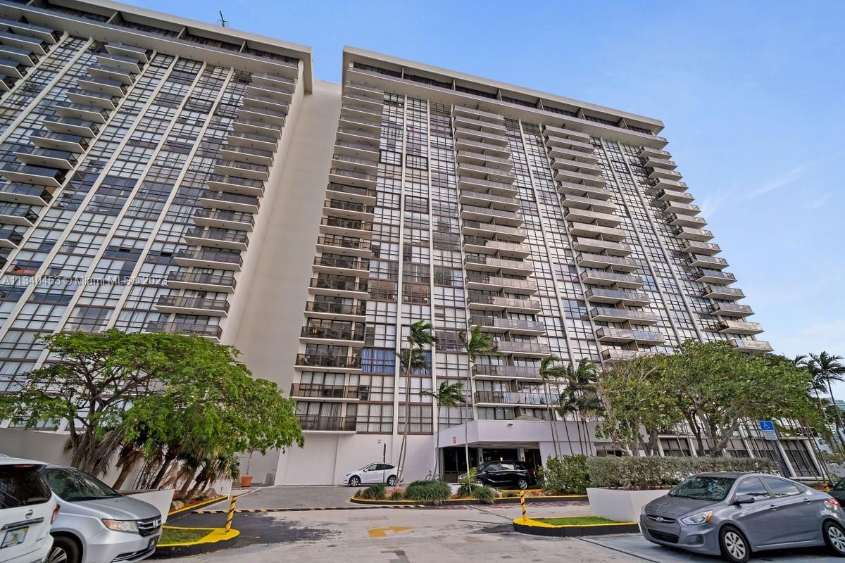 CHARTER CLUB CONDO - Residential Lease