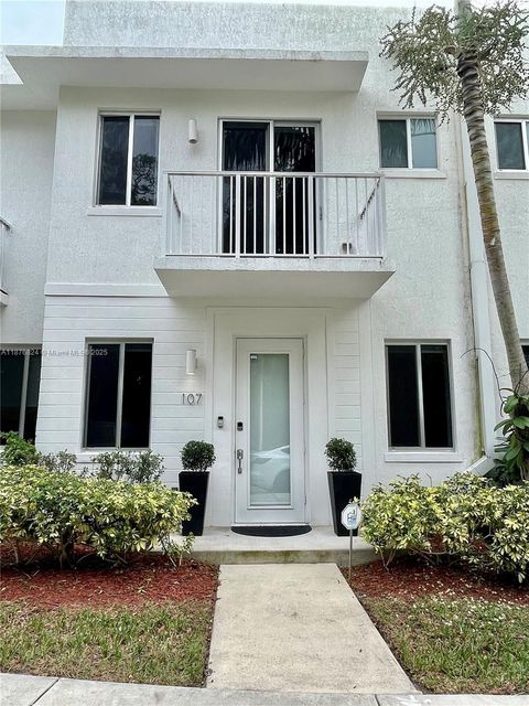 2621 NE 212th Ter 211 Miami FL 33180