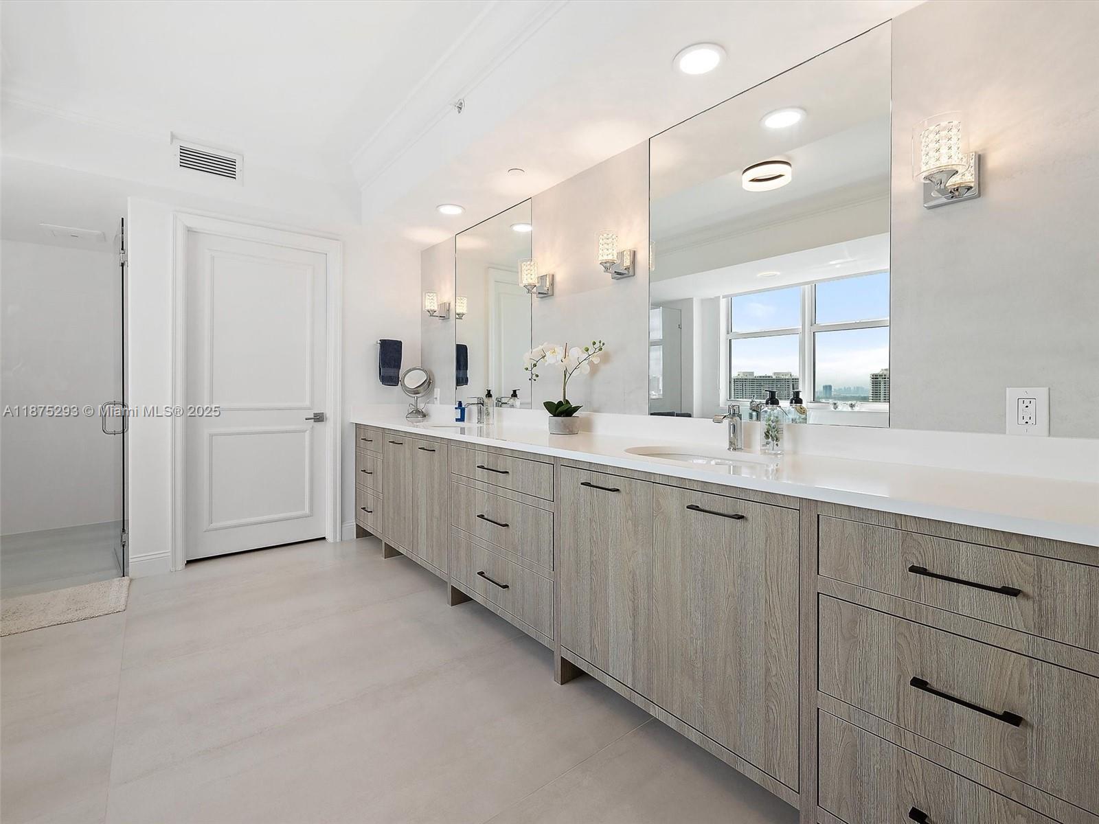 THE PENINSULA CONDO - Residential