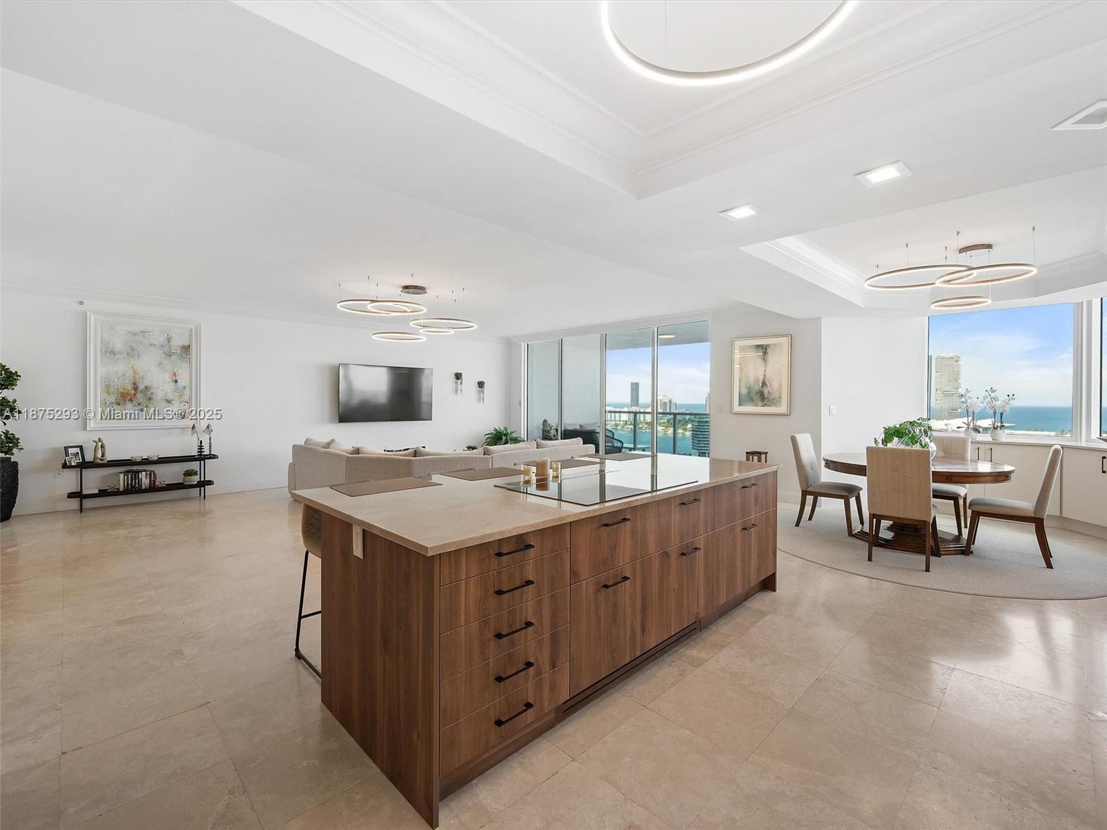 THE PENINSULA CONDO - Residential