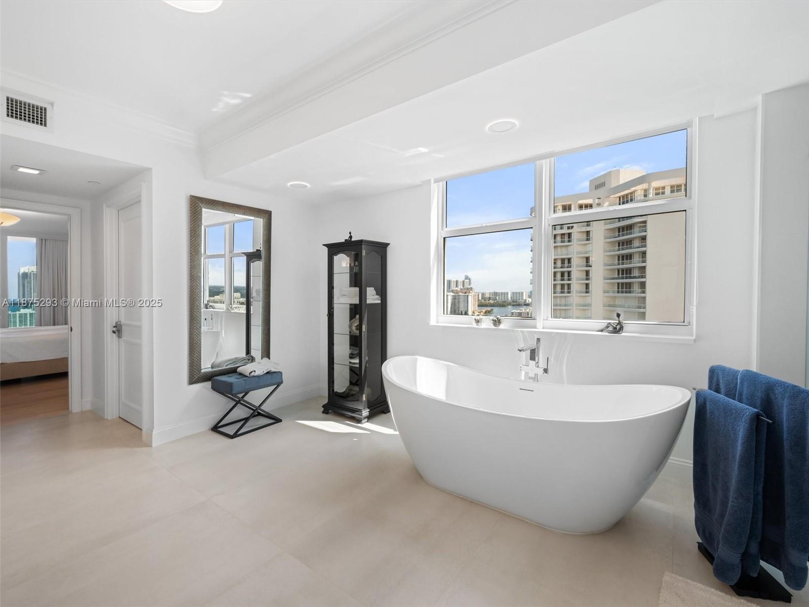 THE PENINSULA CONDO - Residential