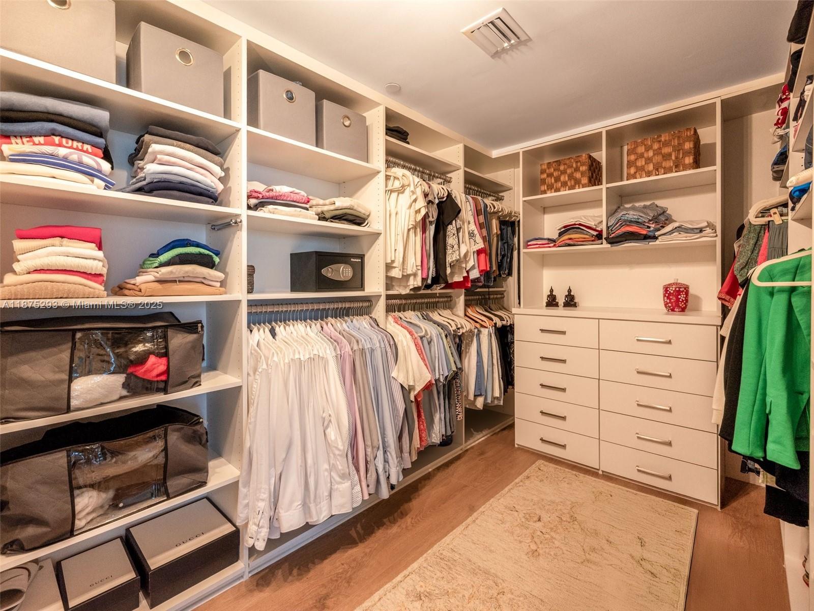 THE PENINSULA CONDO - Residential