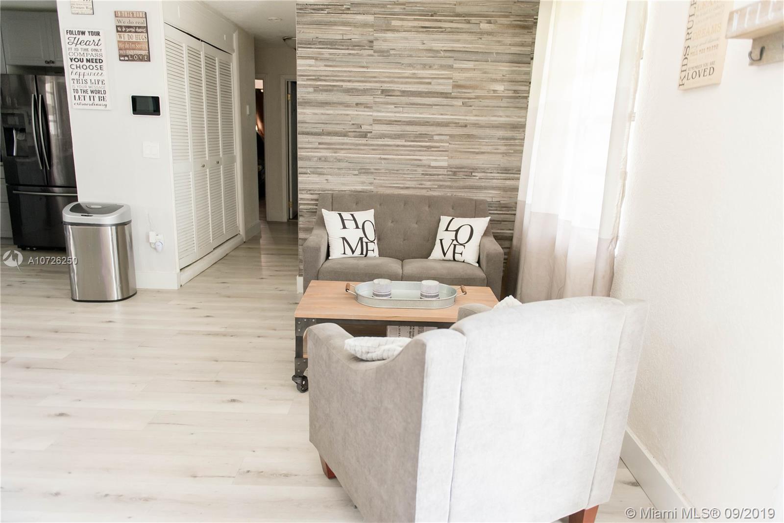 PALM SPRINGS NORTH SEC R - Residential