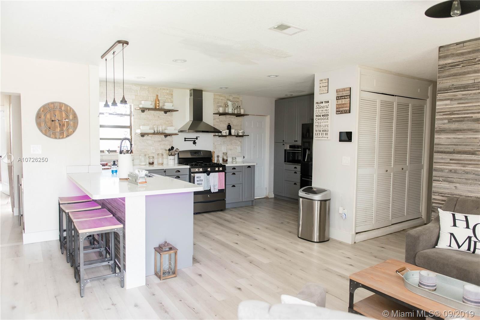 PALM SPRINGS NORTH SEC R - Residential