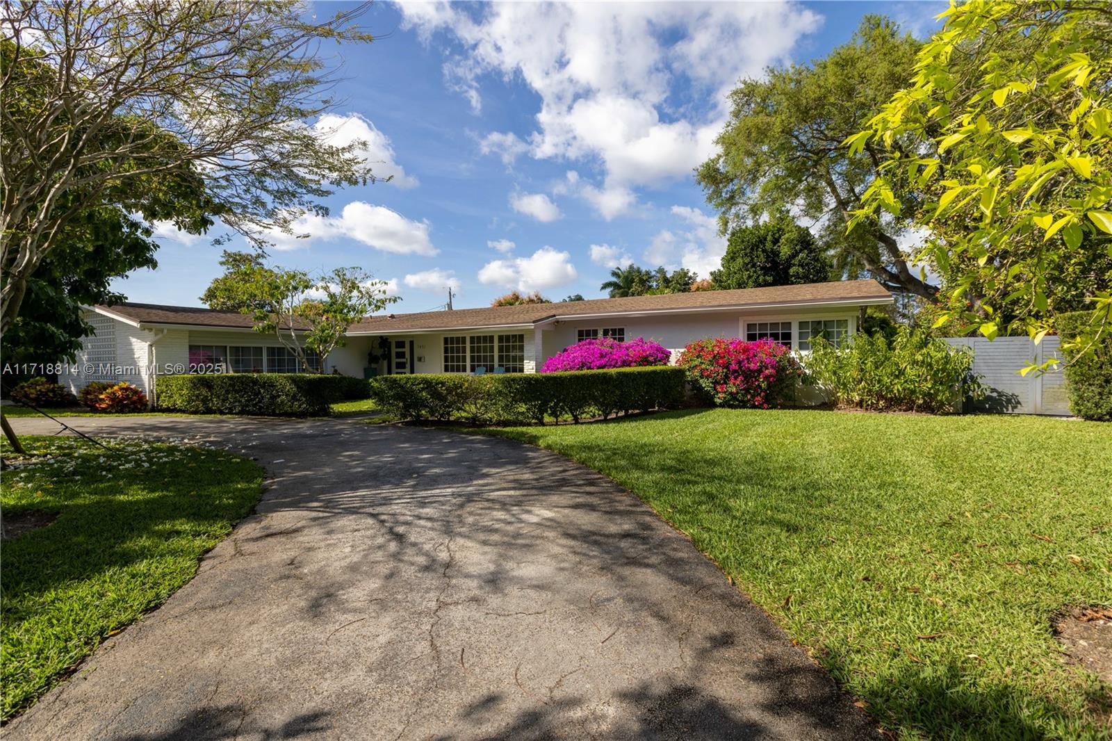 Rental Property at 7451 Sw 133rd St, Pinecrest, Miami-Dade County, Florida - Bedrooms: 5 
Bathrooms: 5  - $9,300 MO.