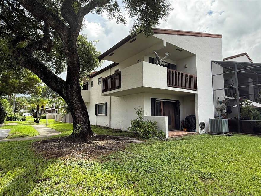 Investor Special in Doral! Spacious 2 bed, 2.5 bath corner-unit condo in the highly desirable Villas of Amberwood. This property requires a full rehab but with the right vision, it offers incredible profitability potential! Centrally located in the heart of Doral, close to top schools, shopping, dining, and major highways.