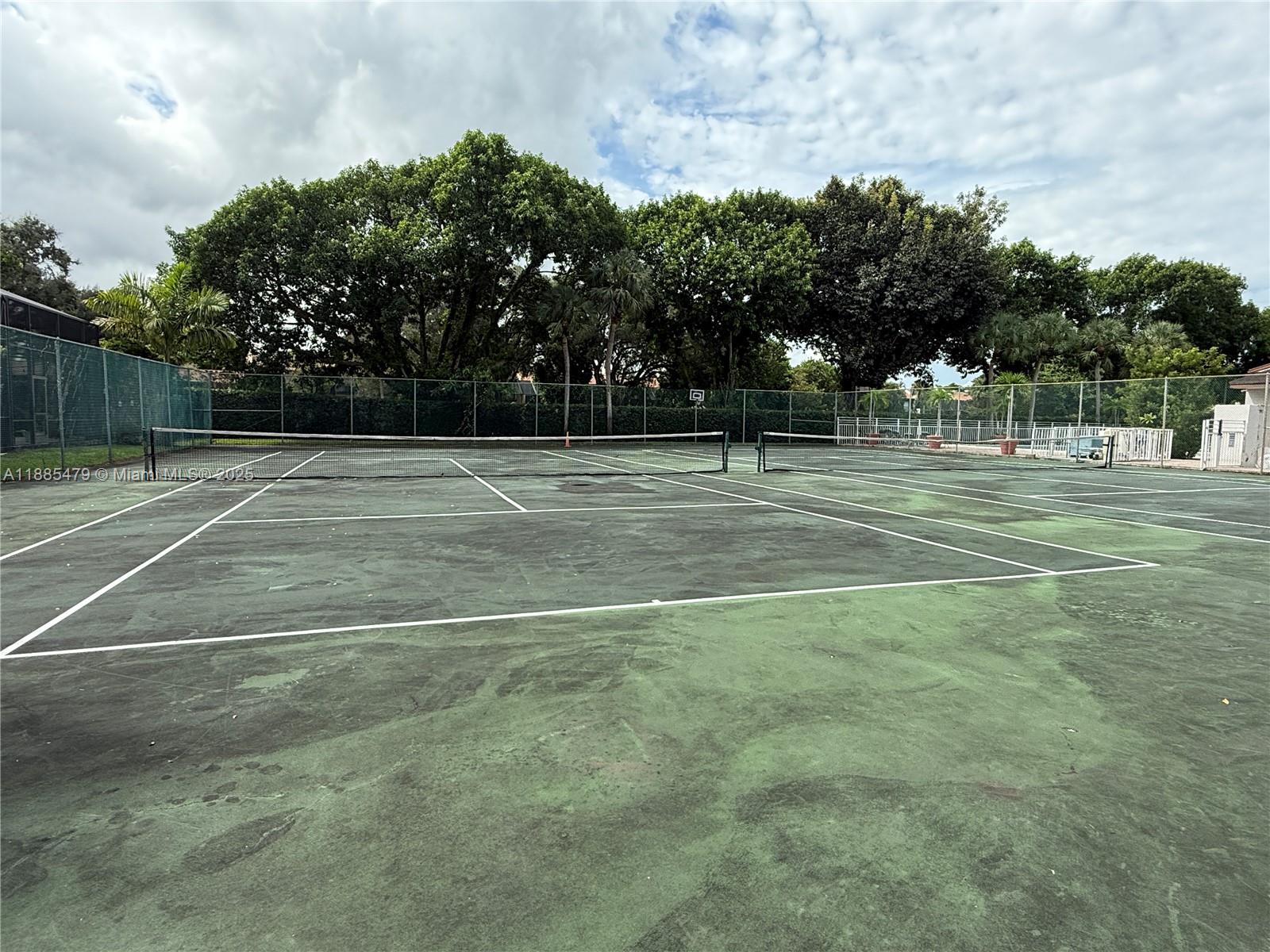 VILLAS OF AMBERWOOD CONDO - Residential