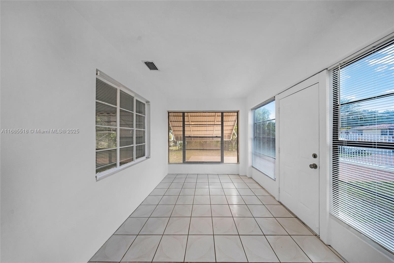 LA PALOMA - Residential