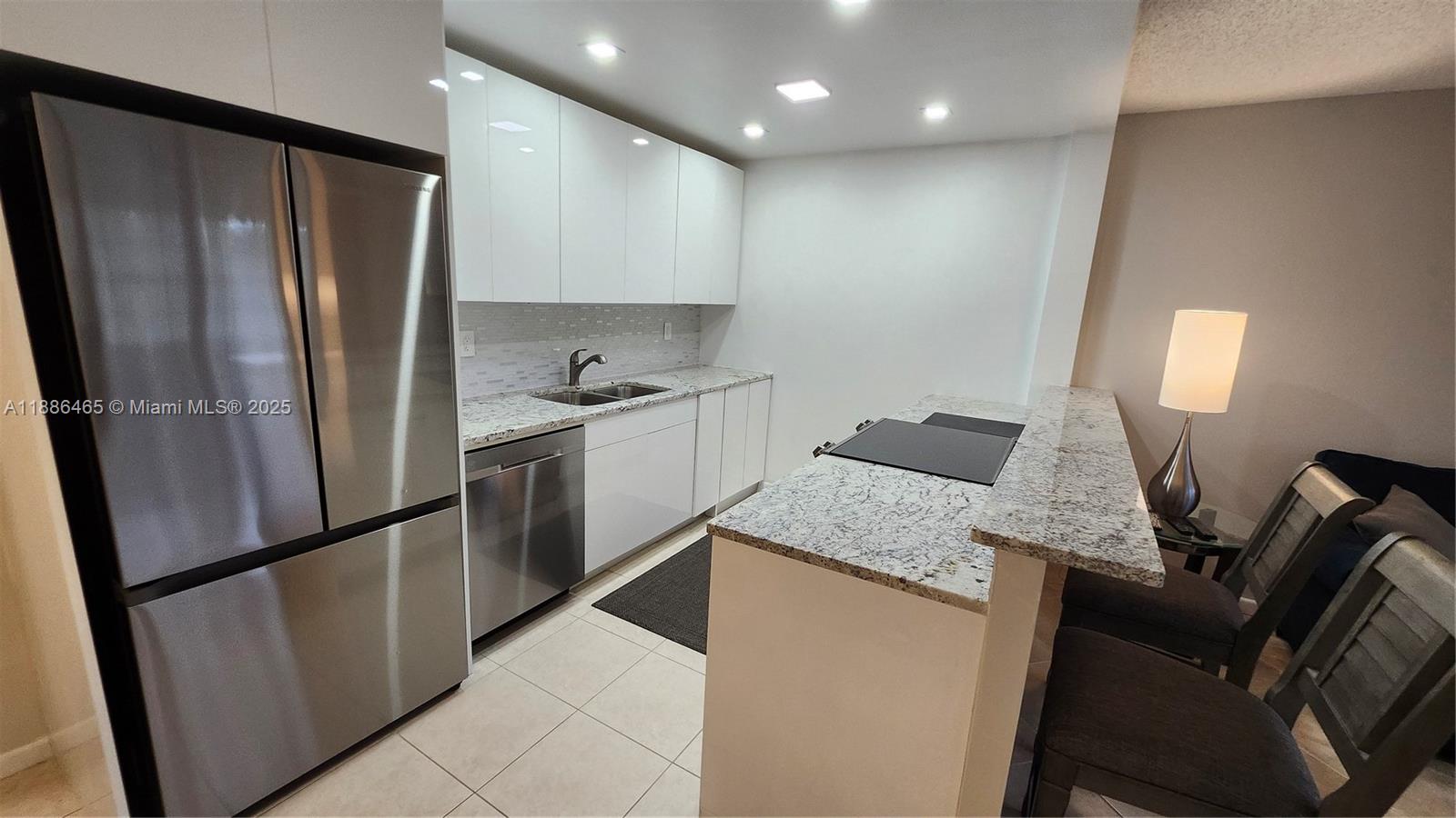 CAMBRIDGE G CONDO - Residential