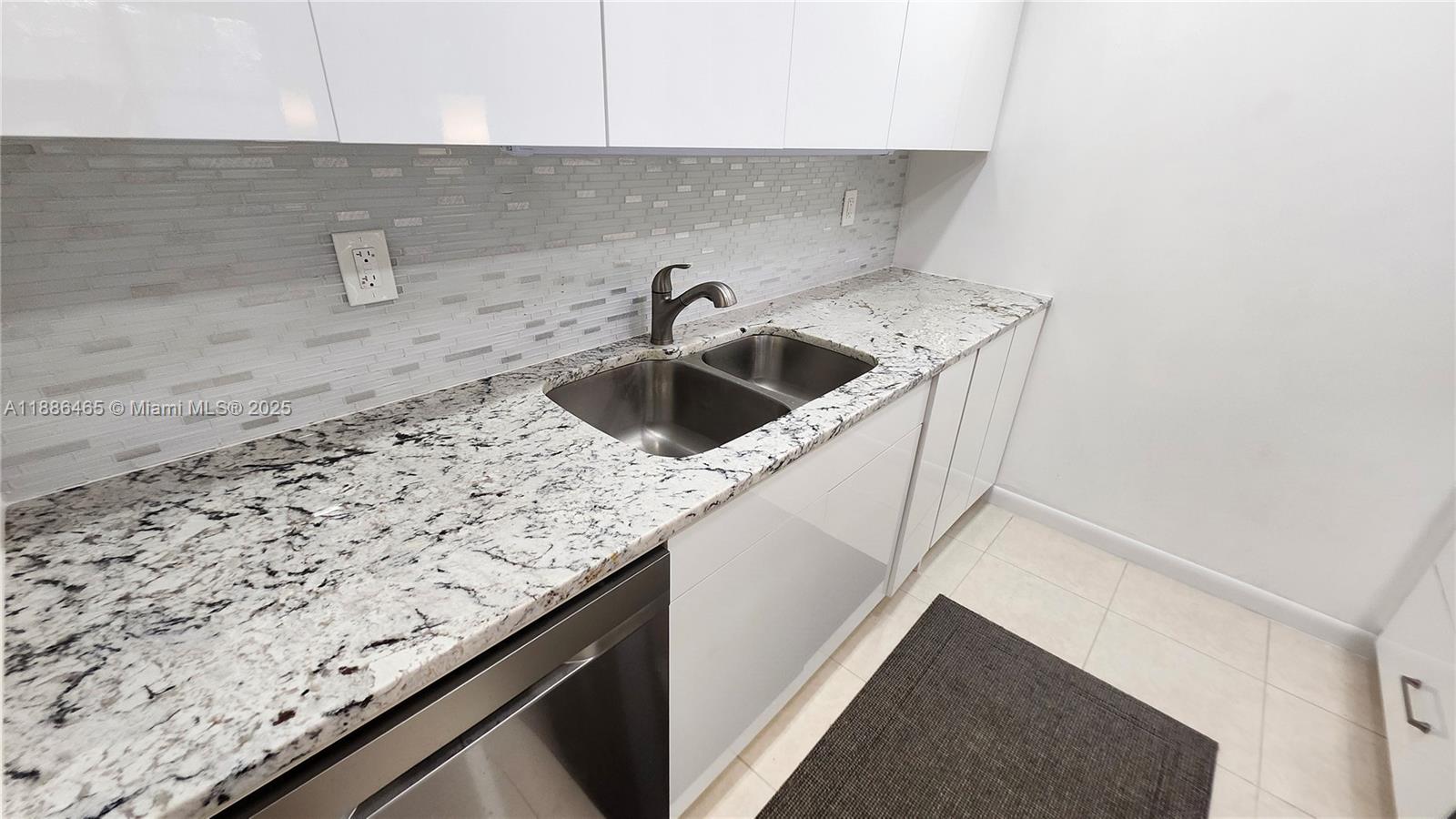 CAMBRIDGE G CONDO - Residential