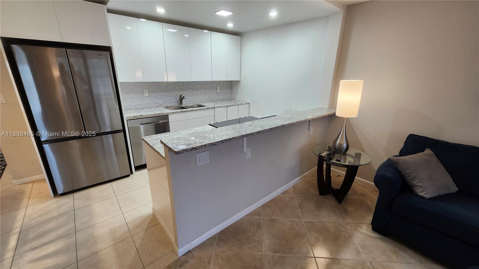 CAMBRIDGE G CONDO - Residential