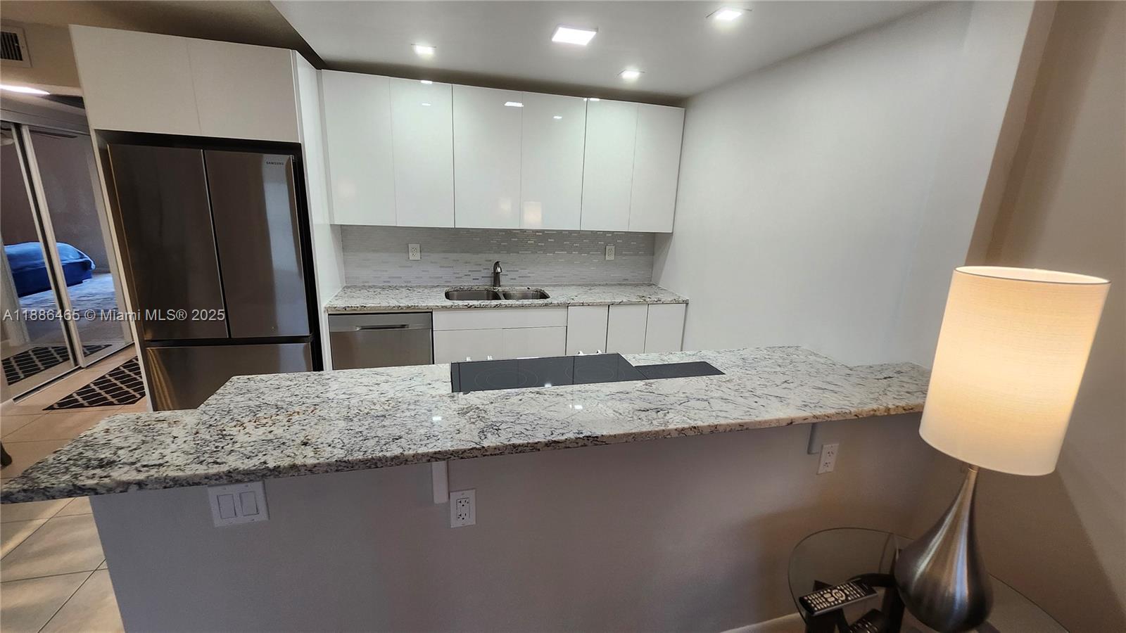 CAMBRIDGE G CONDO - Residential