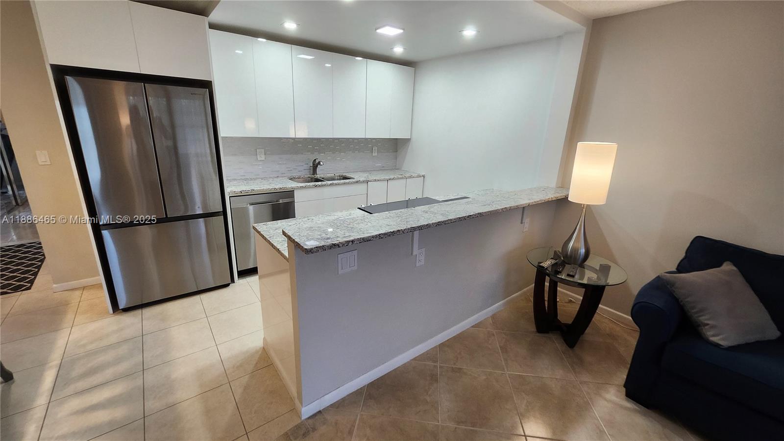 CAMBRIDGE G CONDO - Residential