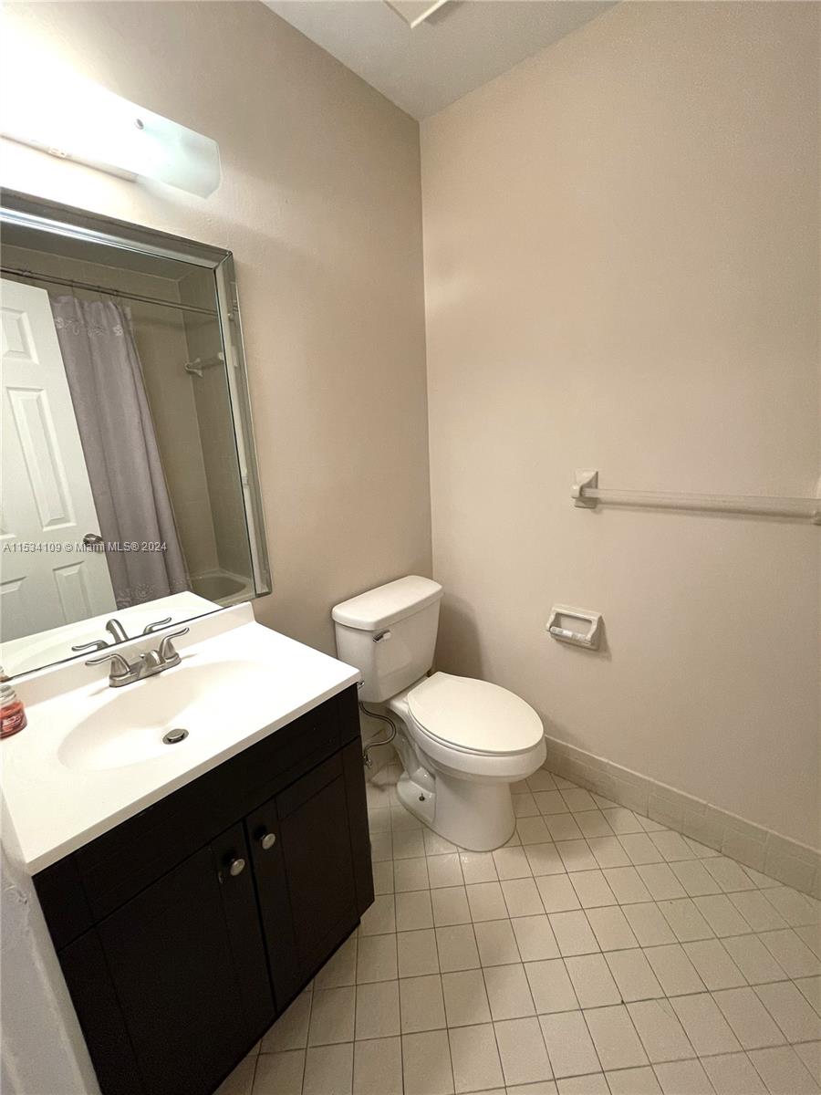 WATERS EDGE OF CORAL SPRI - Residential Lease