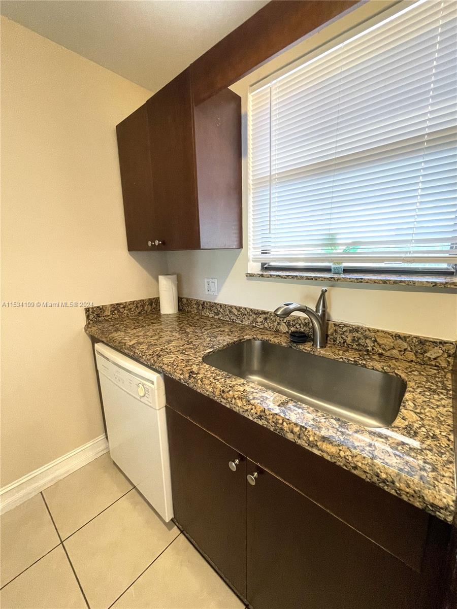 WATERS EDGE OF CORAL SPRI - Residential Lease