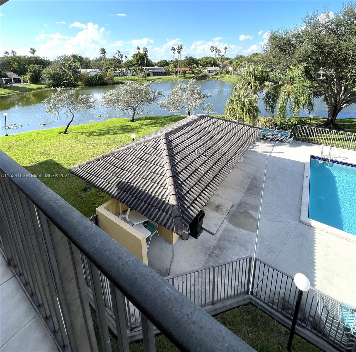 WATERS EDGE OF CORAL SPRI - Residential Lease