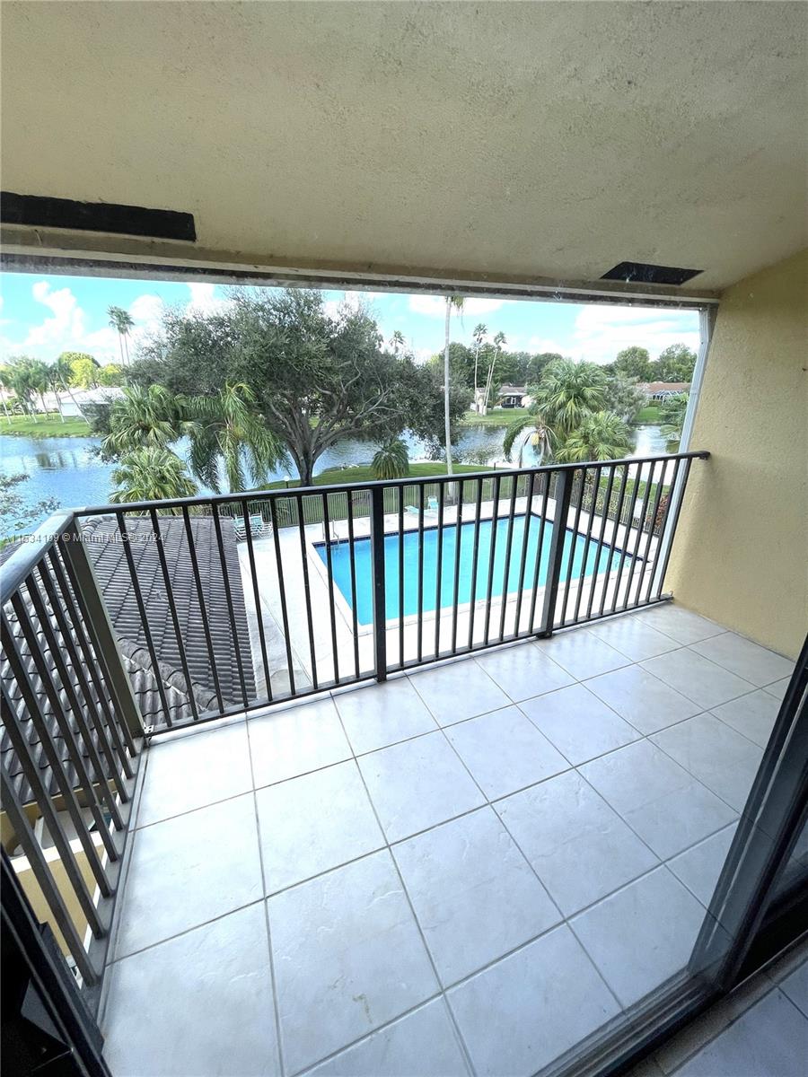 WATERS EDGE OF CORAL SPRI - Residential Lease
