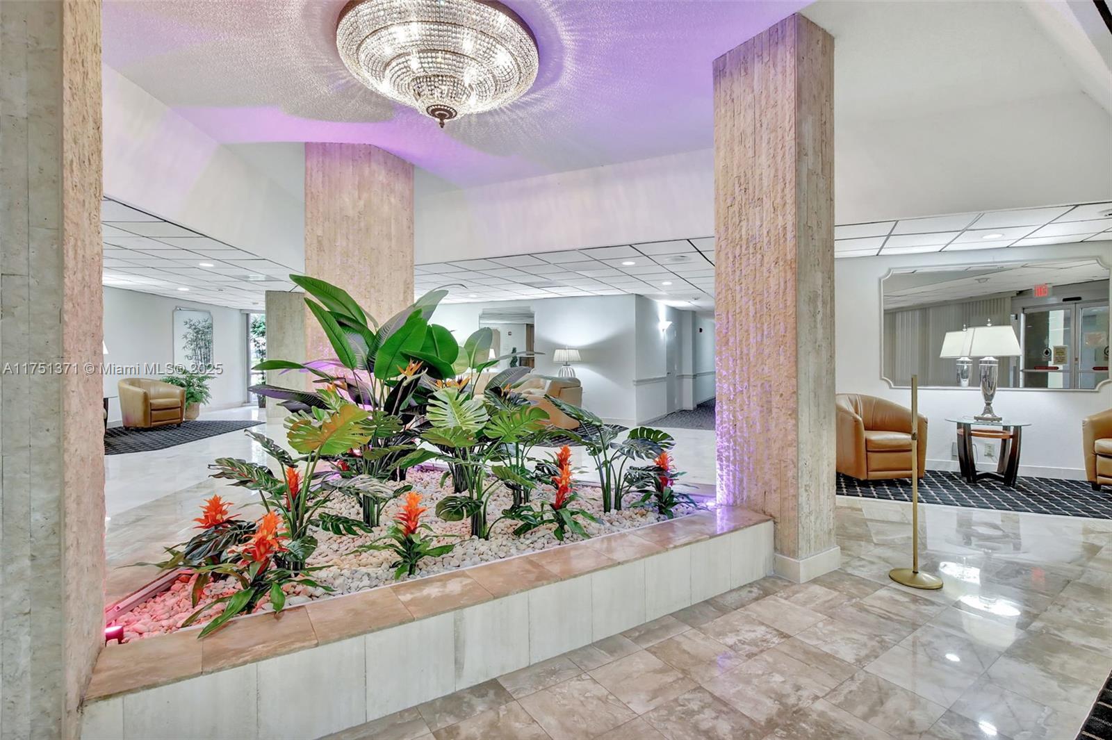 COUNTRY CLUB TOWER - Residential