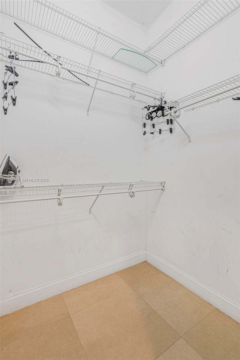 LOXAHATCHEE GROVES - Residential