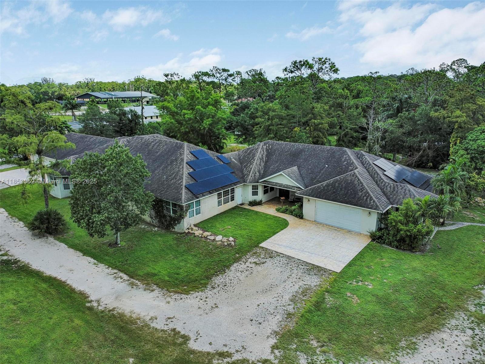 LOXAHATCHEE GROVES - Residential