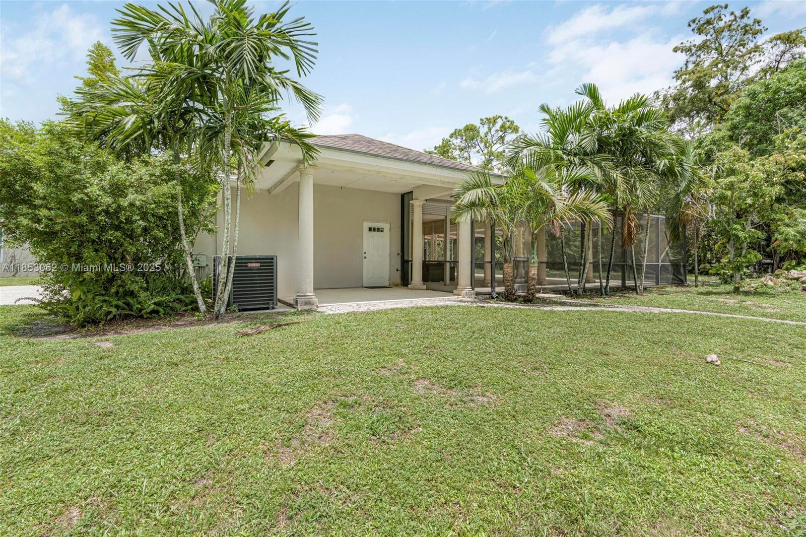 LOXAHATCHEE GROVES - Residential
