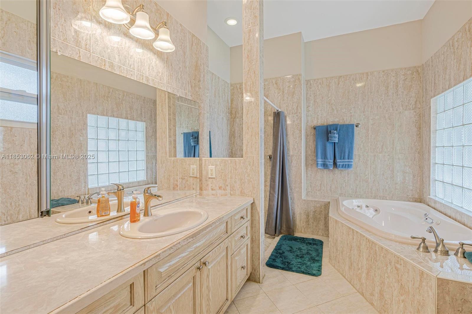 LOXAHATCHEE GROVES - Residential